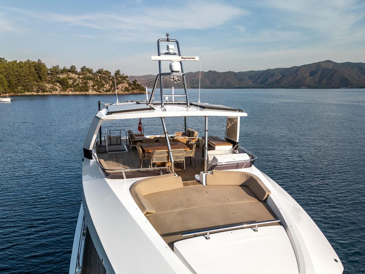 2022 Numarine 74 