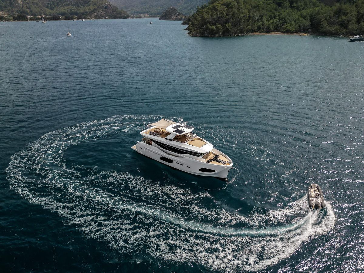 2022 Numarine 74 