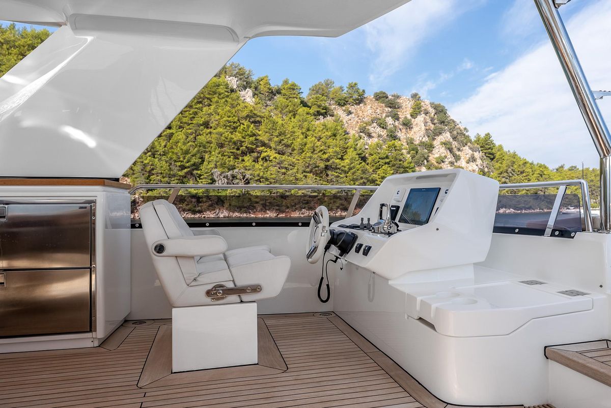 2022 Numarine 74 