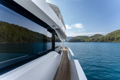 Yacht