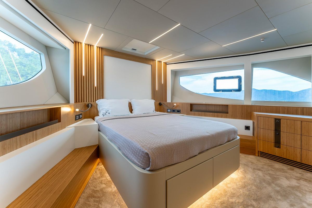2022 Numarine 74 