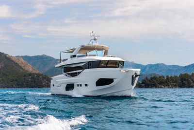 Yacht