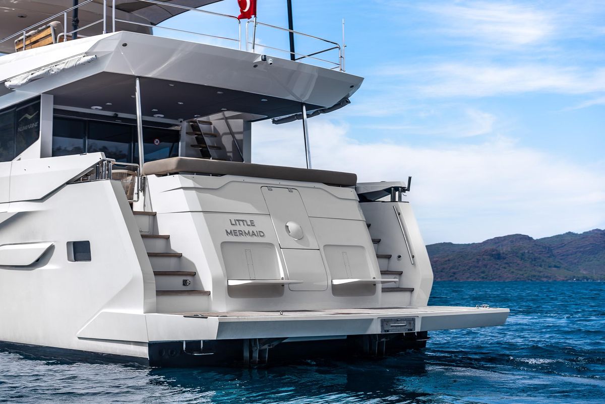 2022 Numarine 74 