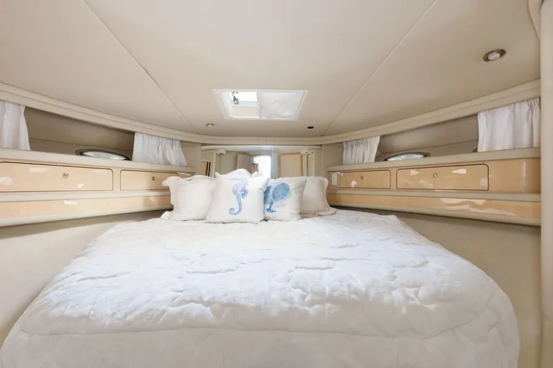 Tops Off Yacht Photos Pics 2001 48' Sea Ray 480 Tops Off Master Stateroom