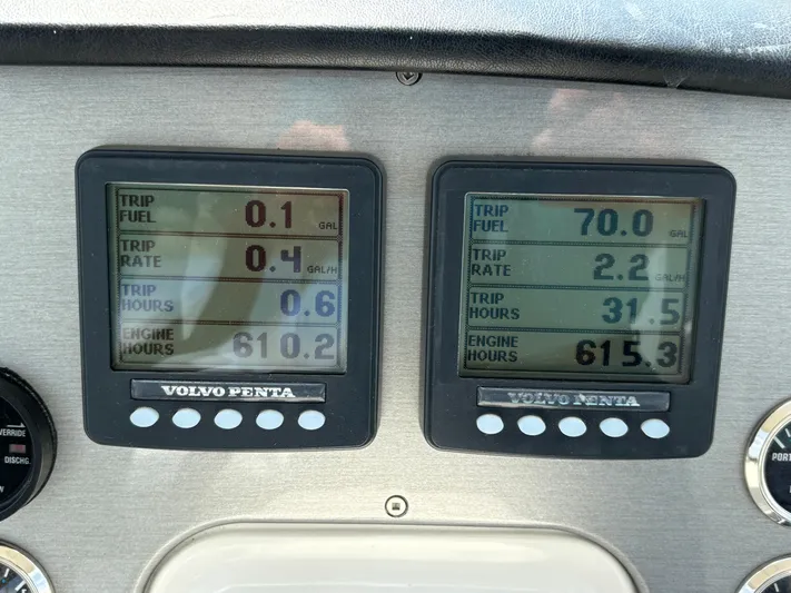 Marg-a Rita Yacht Photos Pics Volvo Digital Engine Gauges