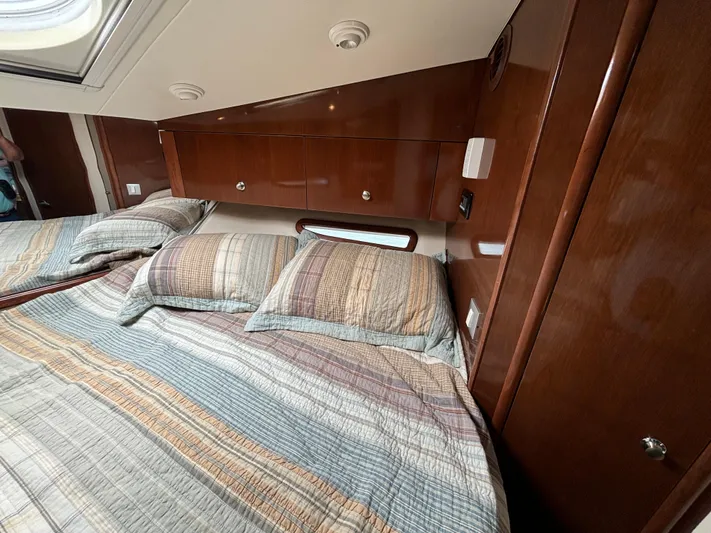 Marg-a Rita Yacht Photos Pics Forward Stateroom