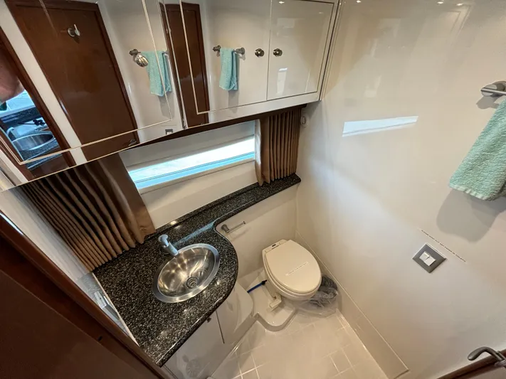 Marg-a Rita Yacht Photos Pics Forward Head Compartment