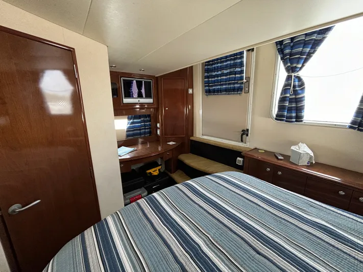 Marg-a Rita Yacht Photos Pics Master Stateroom looking to starboard