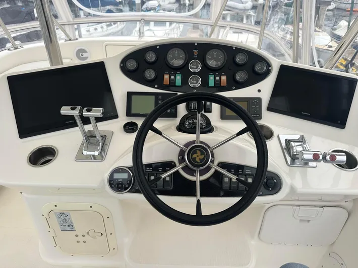  Yacht Photos Pics Flybridge Helm