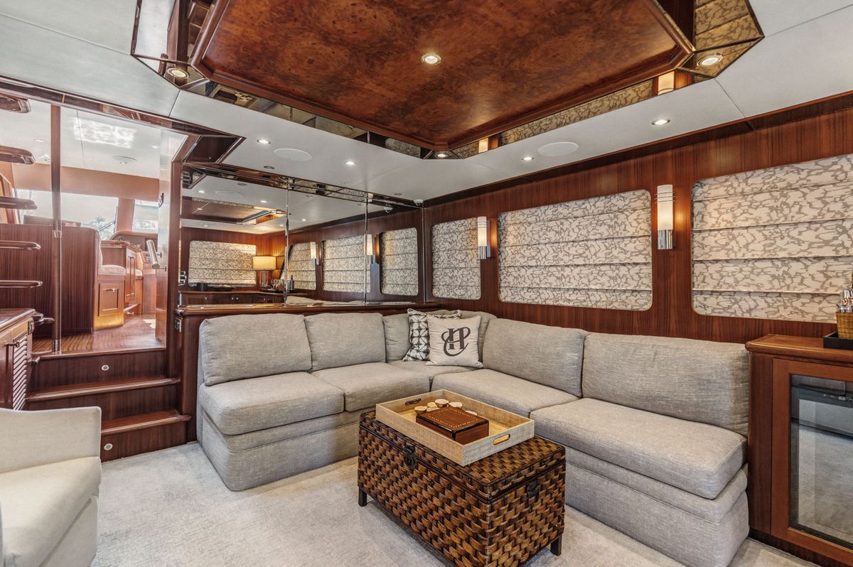 2013 Ocean Alexander 69 