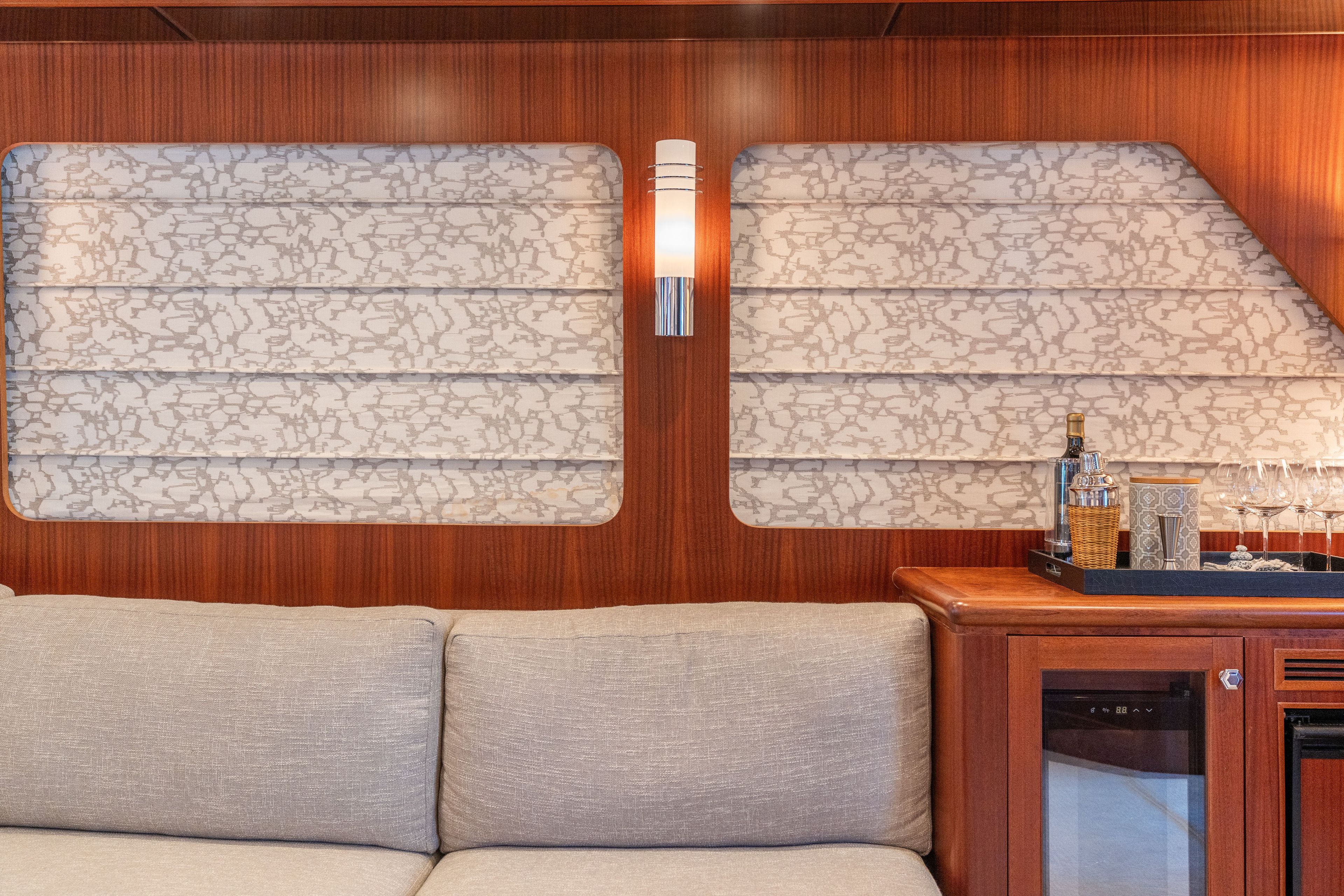 2013 Ocean Alexander 69 