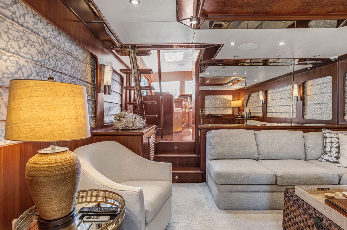 2013 Ocean Alexander 69 