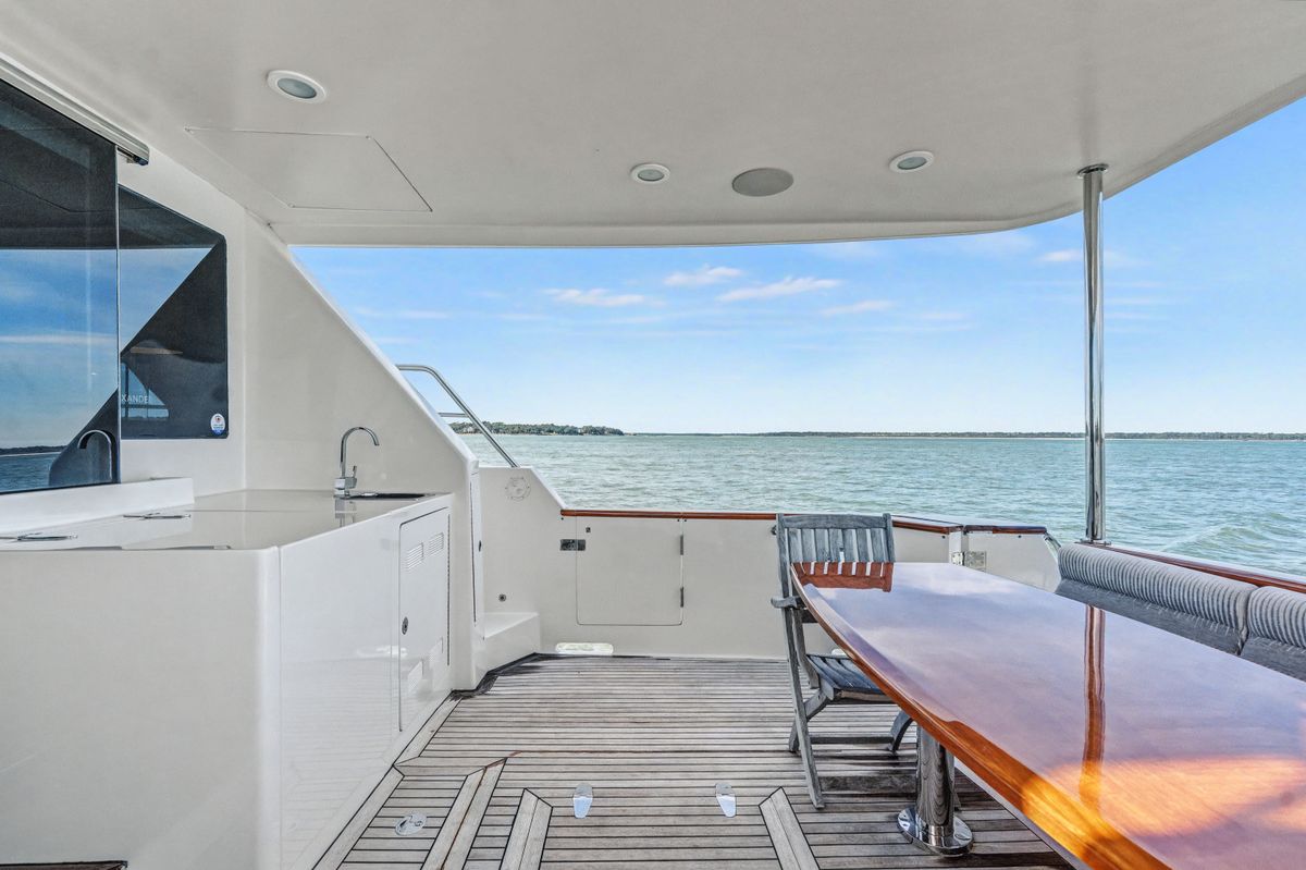 2013 Ocean Alexander 69 