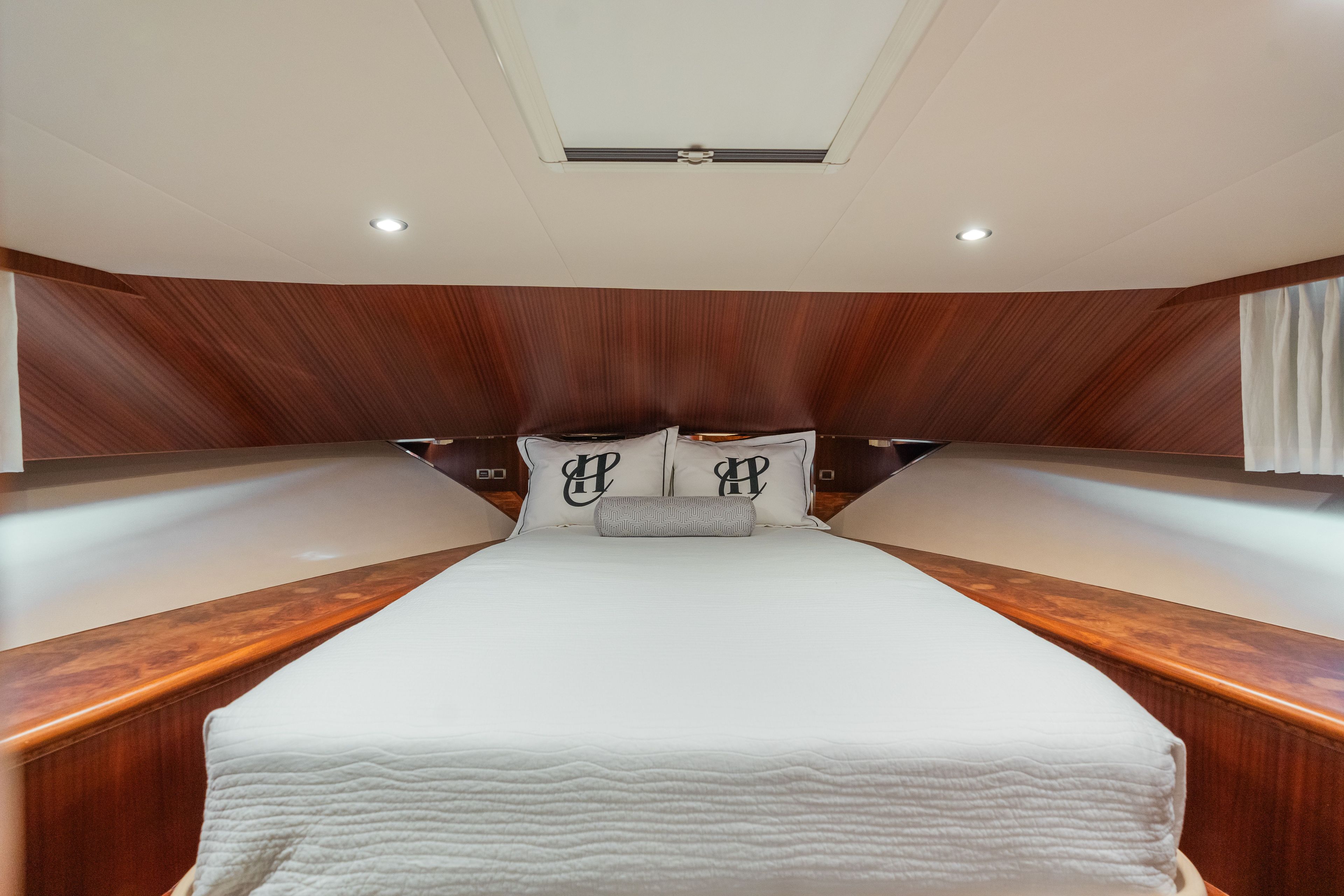 2013 Ocean Alexander 69 