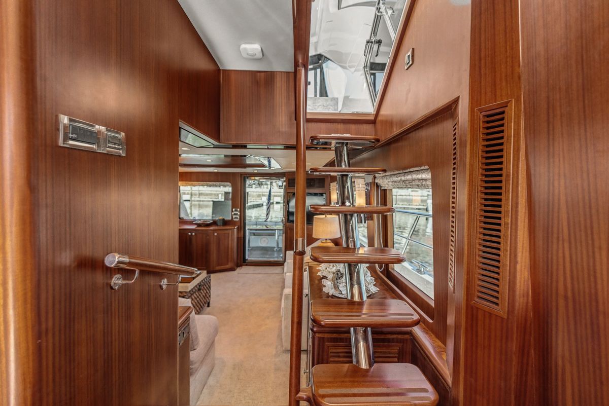 2013 Ocean Alexander 69 