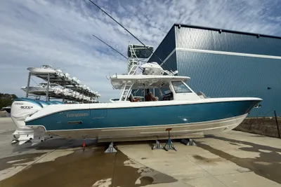 Everglades 455 Center Console