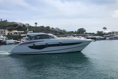 2022 Princess V40