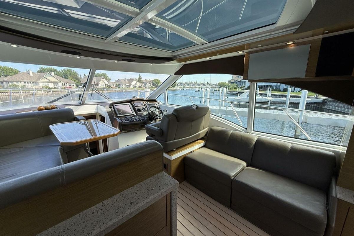 2013 Cruisers Yachts 45 