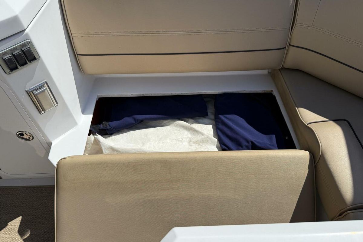 2013 Cruisers Yachts 45 