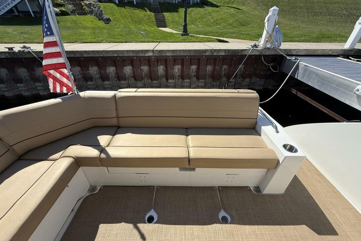 2013 Cruisers Yachts 45 