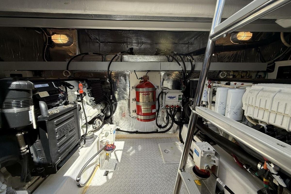 2013 Cruisers Yachts 45 