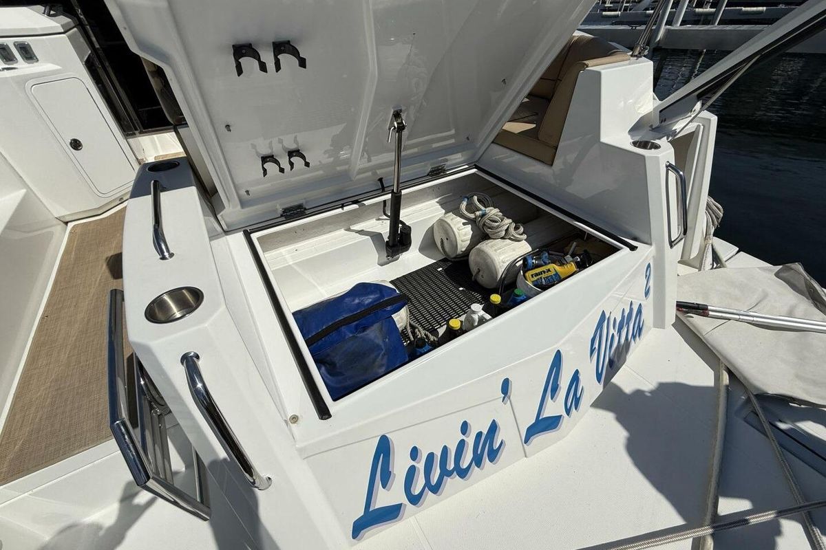 2013 Cruisers Yachts 45 