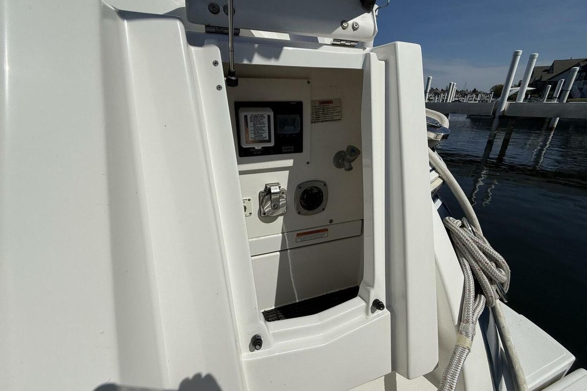 2013 Cruisers Yachts 45 