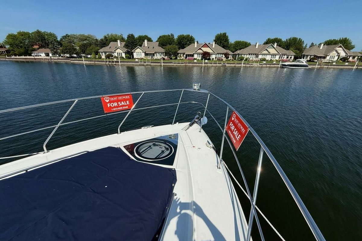 2013 Cruisers Yachts 45 