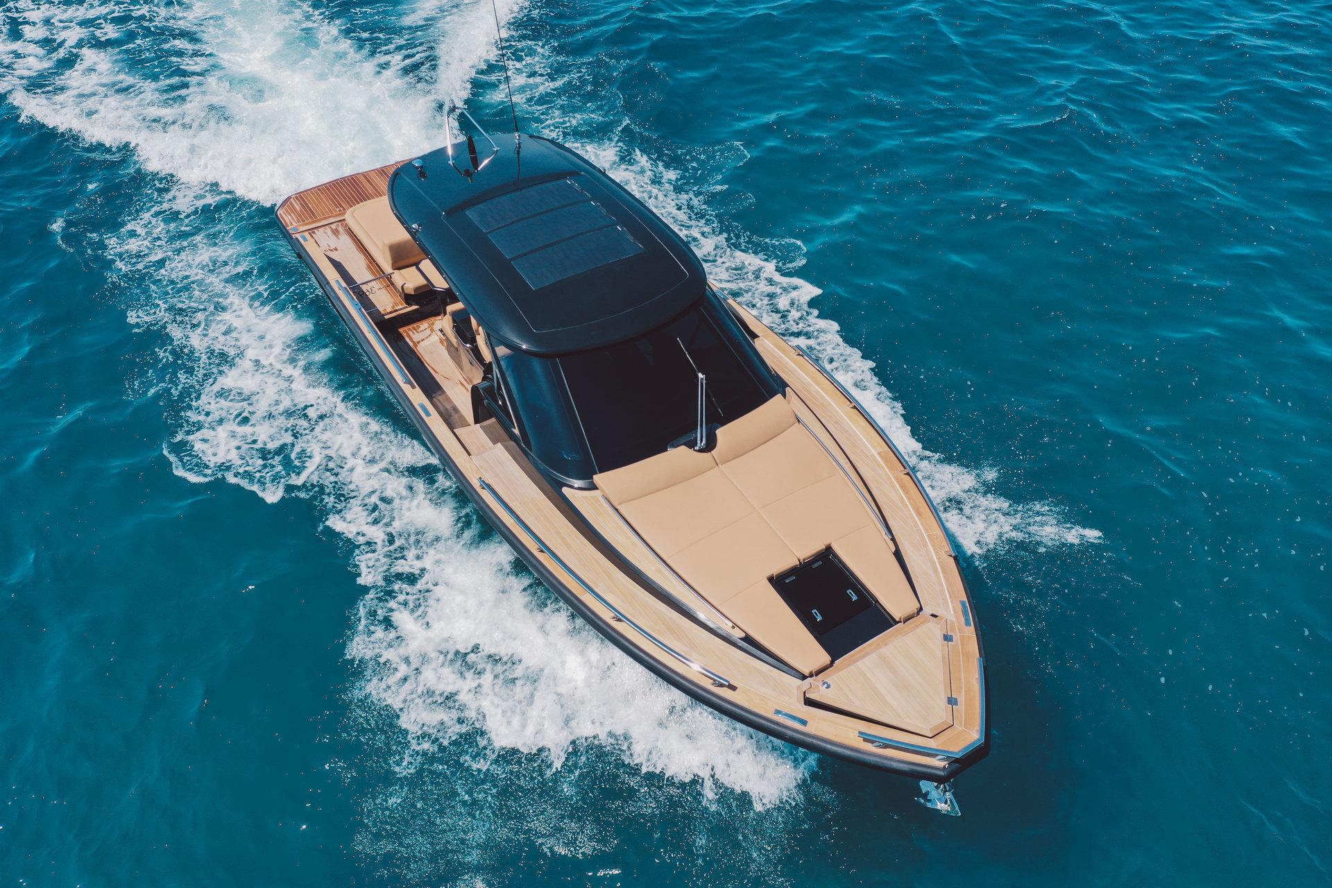 Luxury Focus Forza 37 yacht cruising on clear blue water, 2025 model.