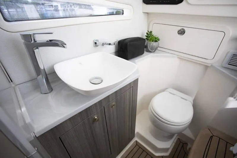  Yacht Photos Pics Manufacturer Provided Image