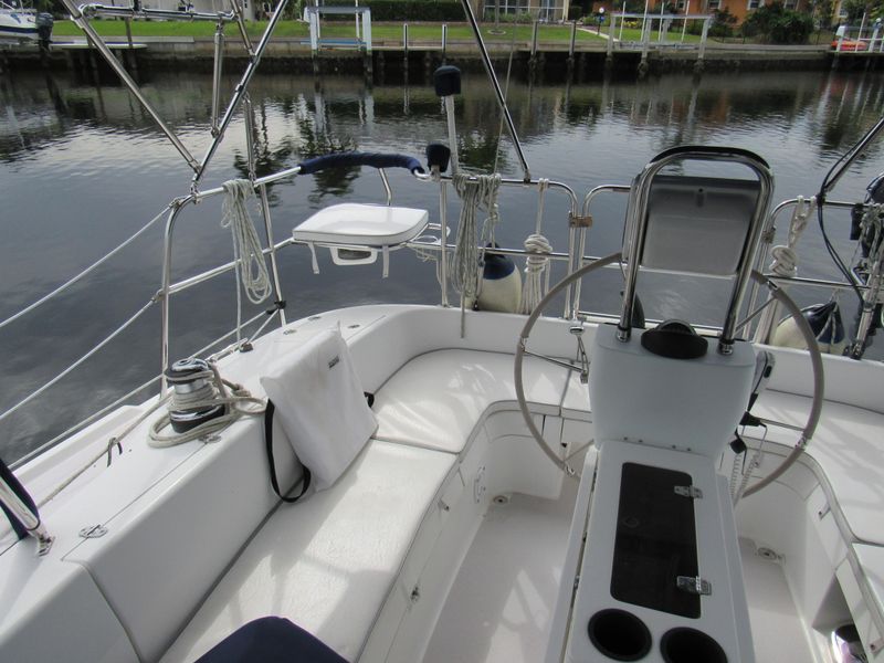 2004 Catalina 350