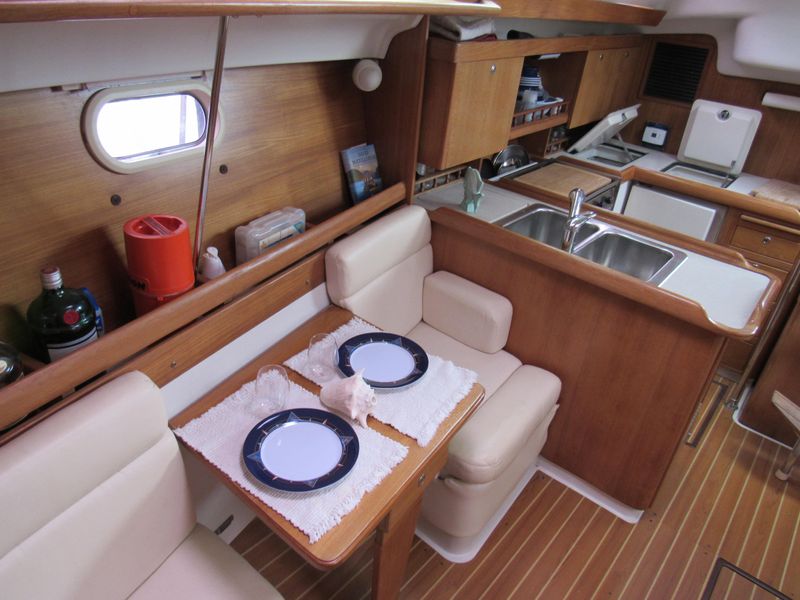 2004 Catalina 350