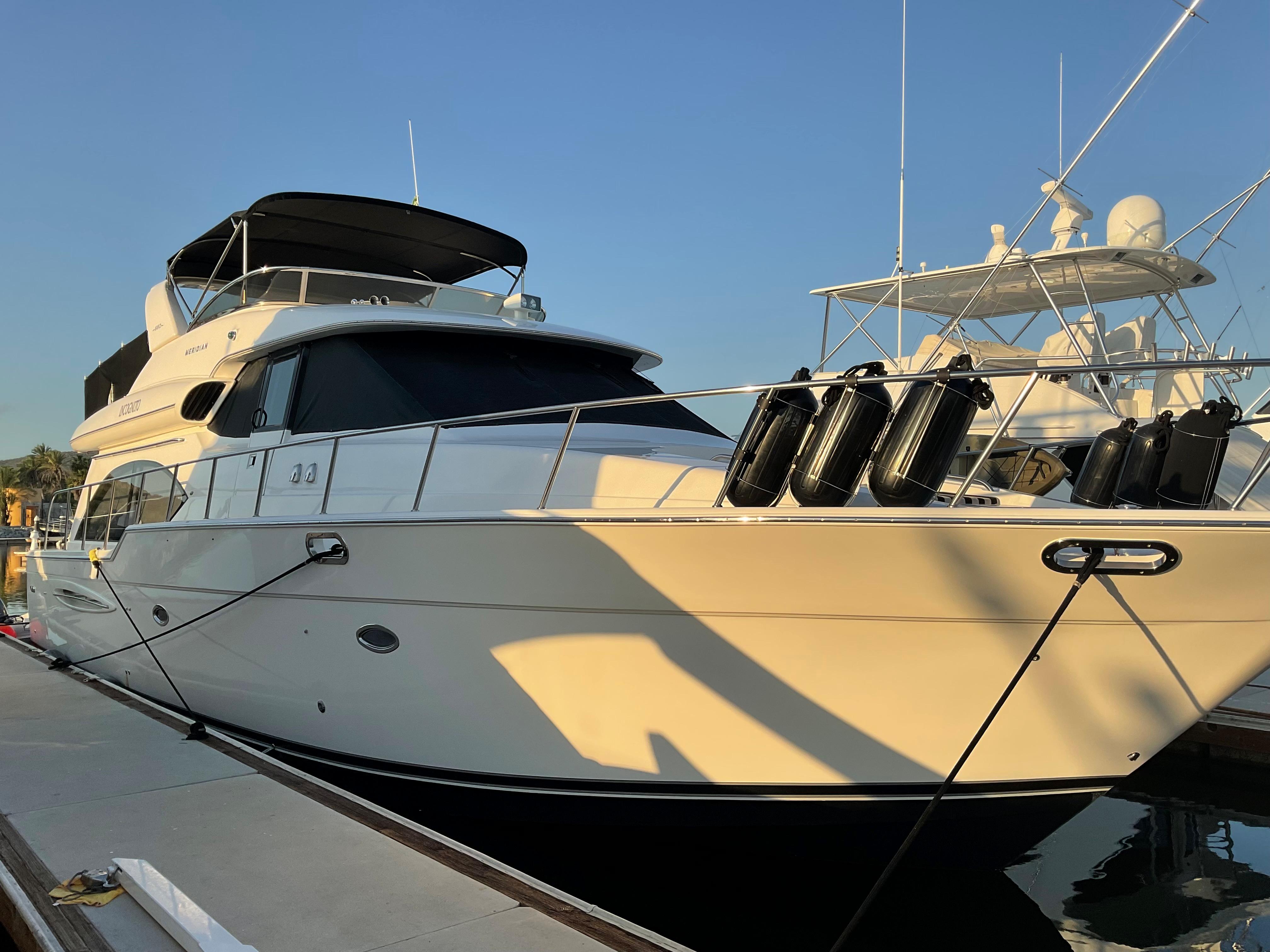 sport yacht pilothouse 580