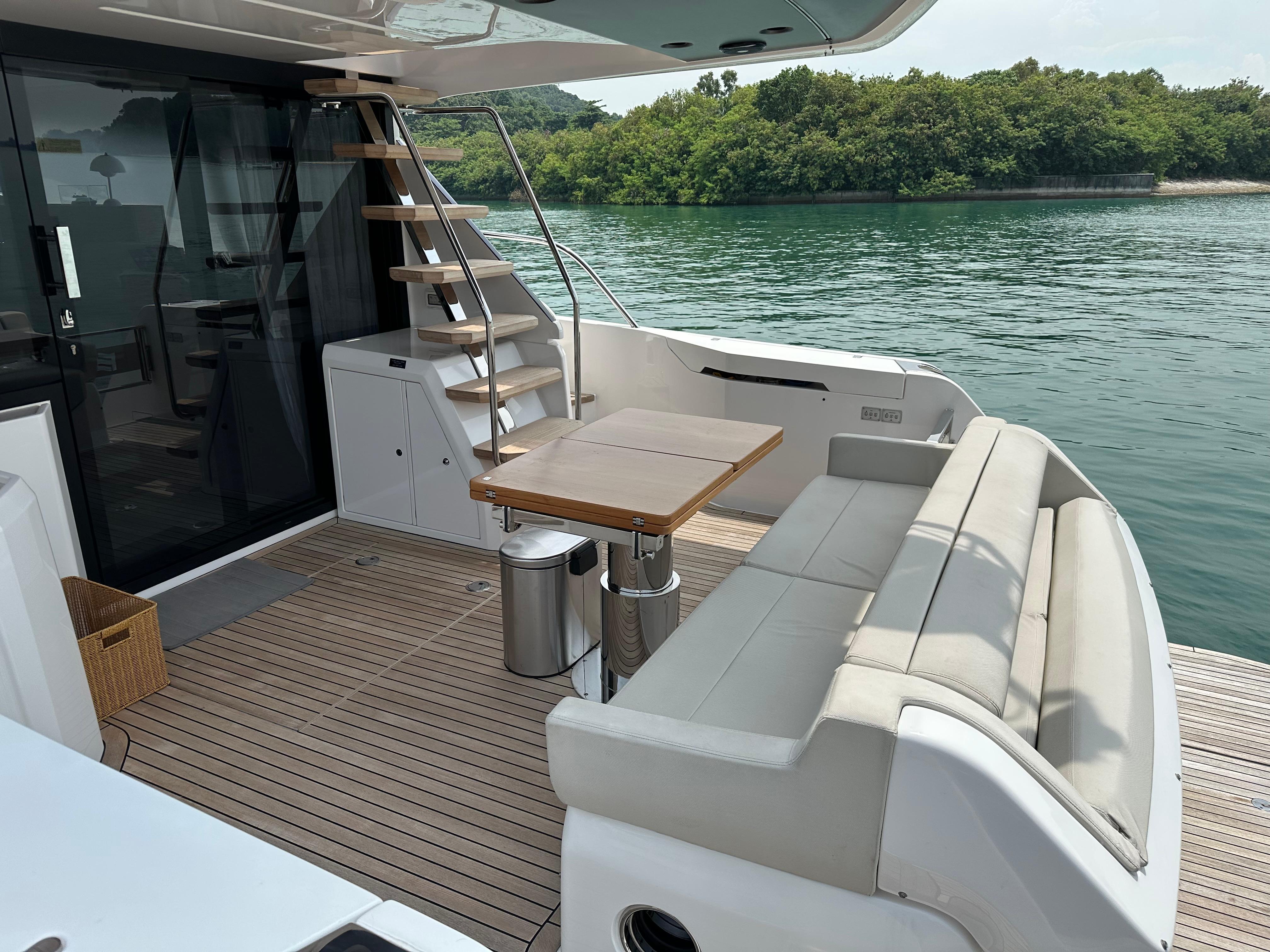 A FERRETTI A044616390001 関税送料込 SONIA Yacht for Sale | 70' (21.54m) 2017 FERRETTI YACHTS | N&J