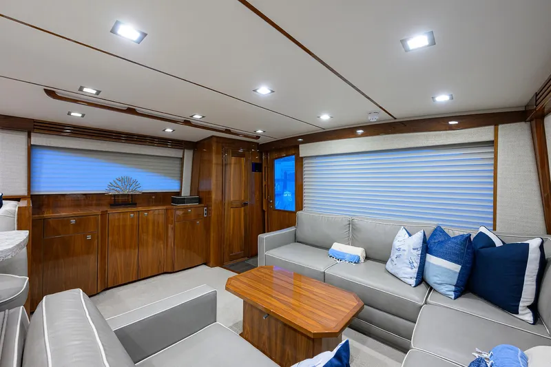 Bacchus Yacht Photos Pics Viking 72 Bacchus - Interior Salon