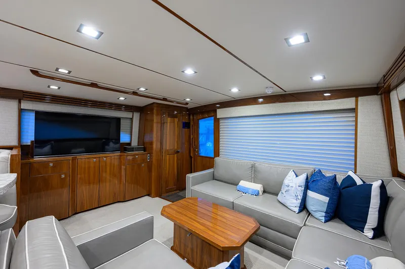 Bacchus Yacht Photos Pics Viking 72 Bacchus - Interior Salon