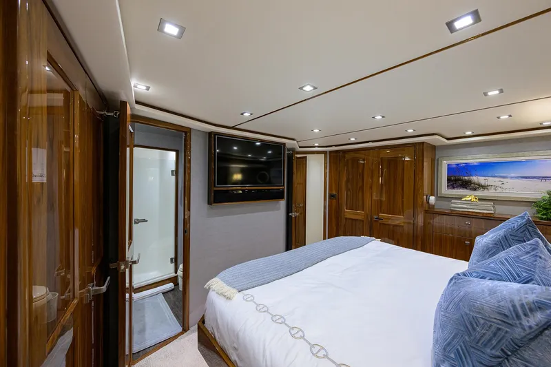 Bacchus Yacht Photos Pics Viking 72 Bacchus - Interior Master Stateroom