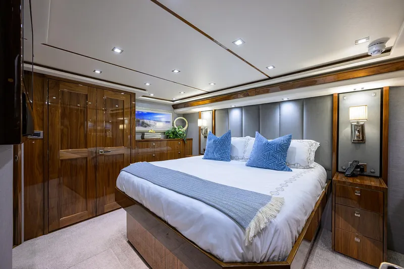 Bacchus Yacht Photos Pics Viking 72 Bacchus - Interior Master Stateroom