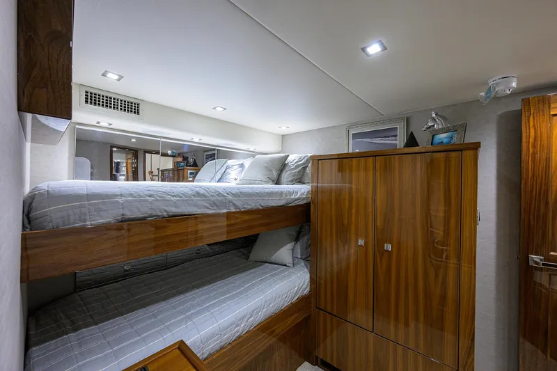 Bacchus Yacht Photos Pics Viking 72 Bacchus - Interior Crew Stateroom