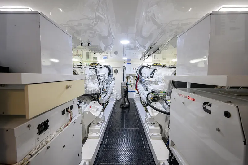 Bacchus Yacht Photos Pics Viking 72 Bacchus - Engine Room