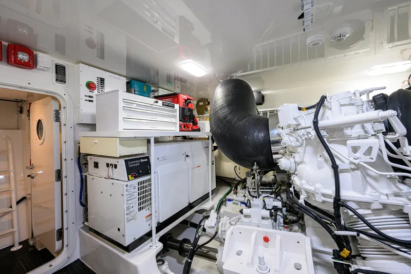 Bacchus Yacht Photos Pics Viking 72 Bacchus - Engine Room