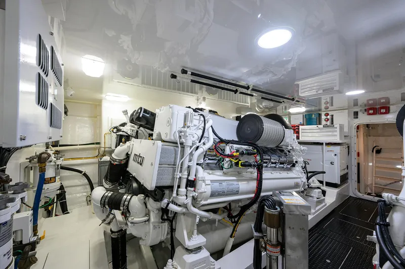 Bacchus Yacht Photos Pics Viking 72 Bacchus - Engine Room