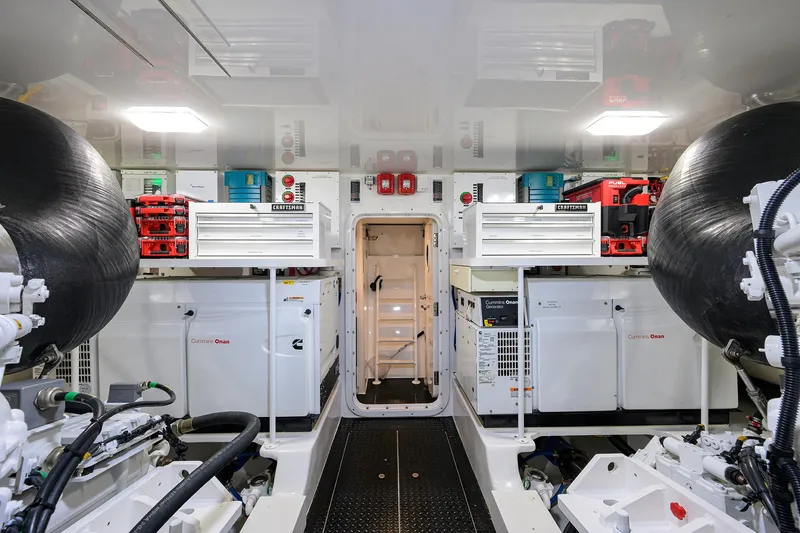 Bacchus Yacht Photos Pics Viking 72 Bacchus - Engine Room