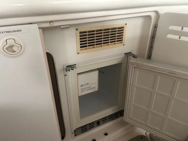 Some Like It Hott II Yacht Photos Pics Ice Maker