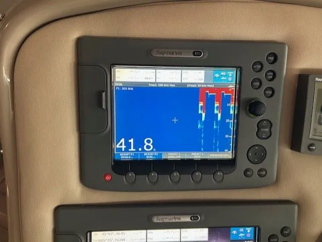 Some Like It Hott II Yacht Photos Pics Raymarine E80