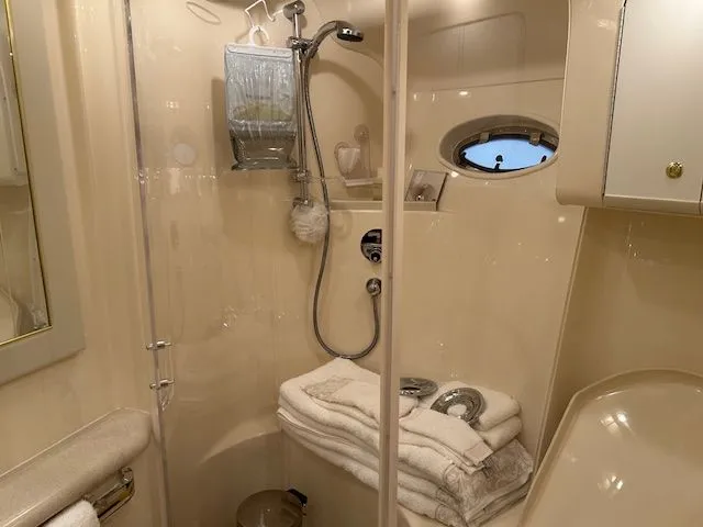 Some Like It Hott II Yacht Photos Pics Master Bath