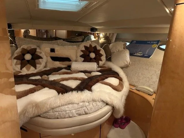 Some Like It Hott II Yacht Photos Pics VIP Berth