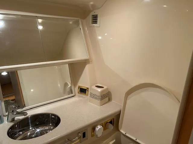 Some Like It Hott II Yacht Photos Pics VIP Bath