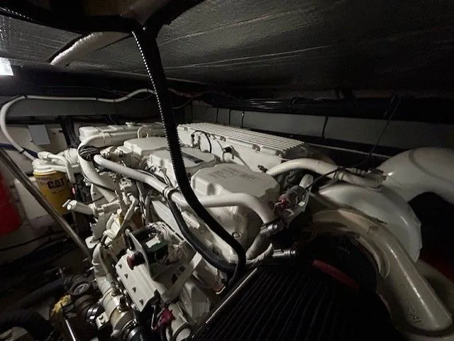 Some Like It Hott II Yacht Photos Pics Stb Engine