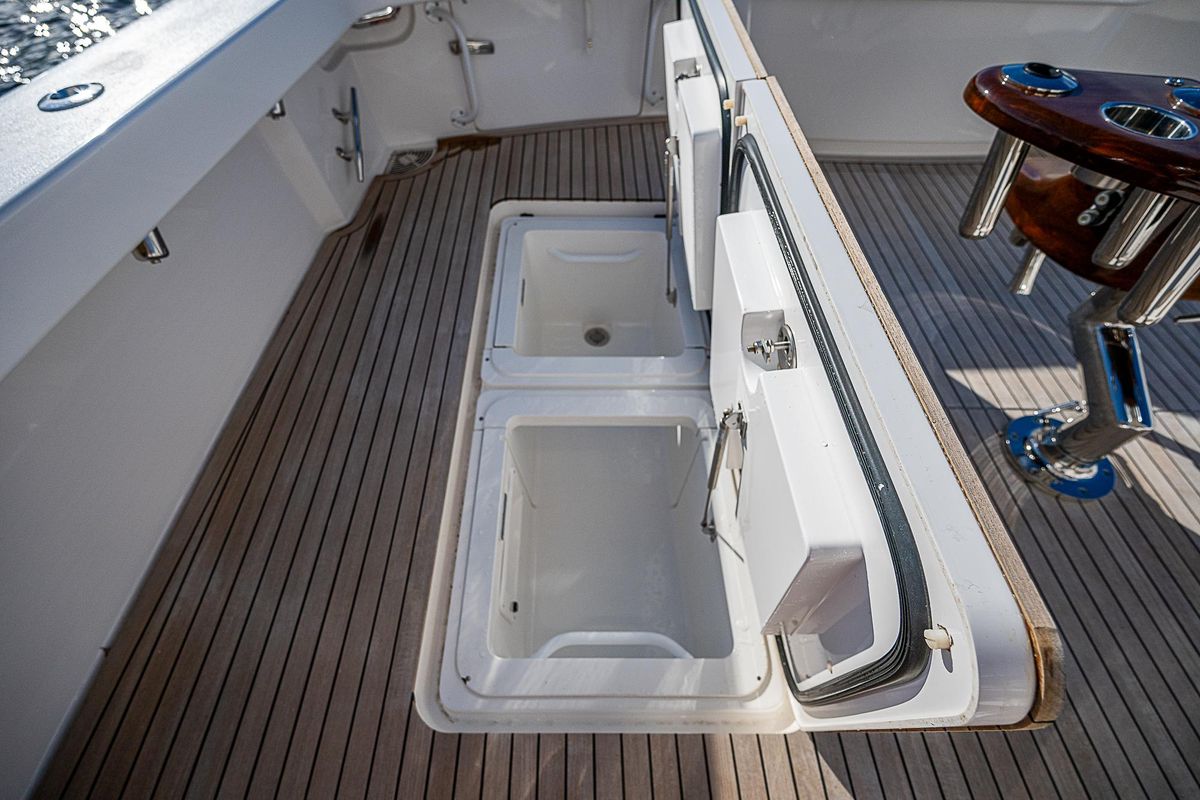 2023 Viking 54 